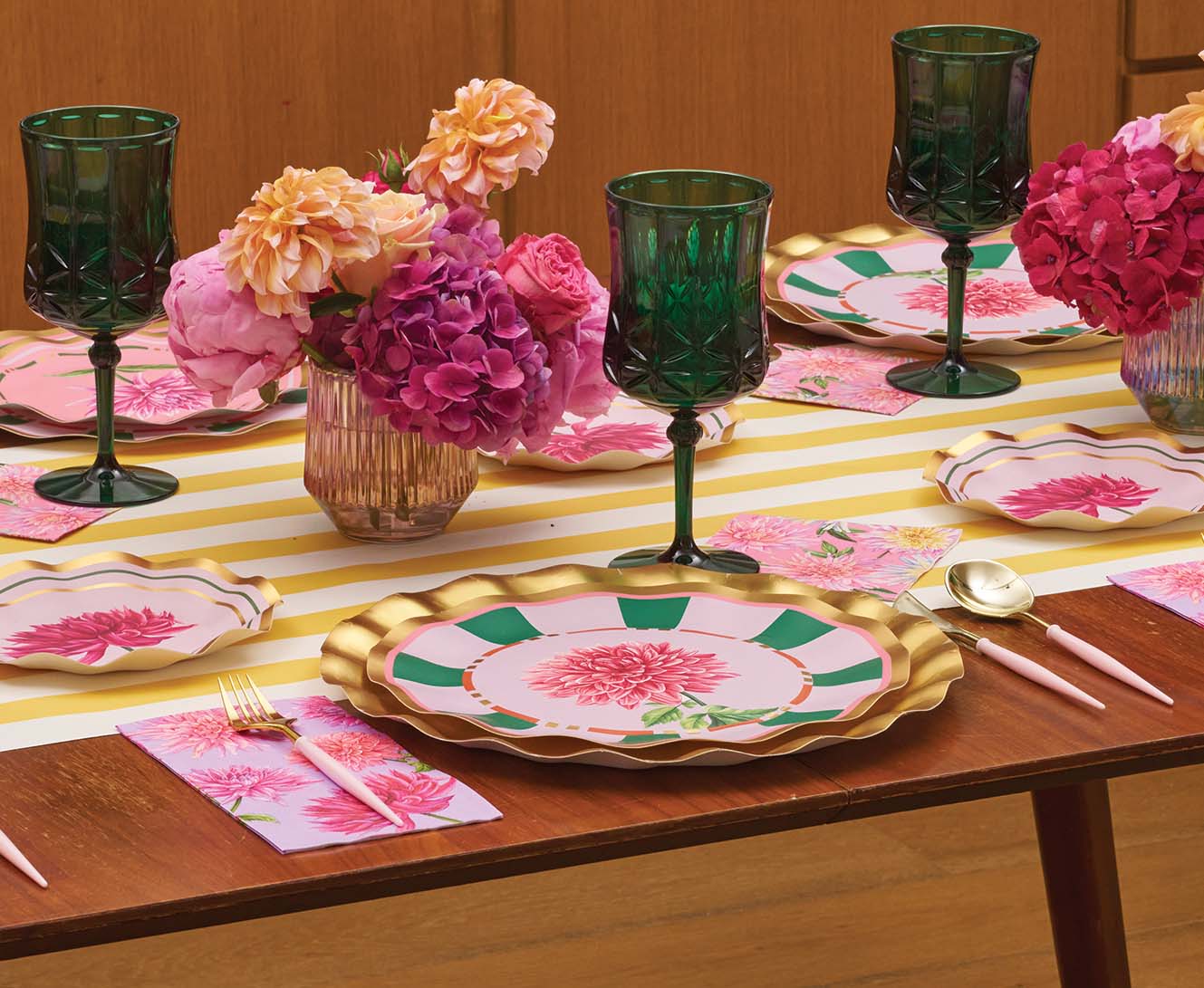 Dahlia Garden Wavy Dinner Plate