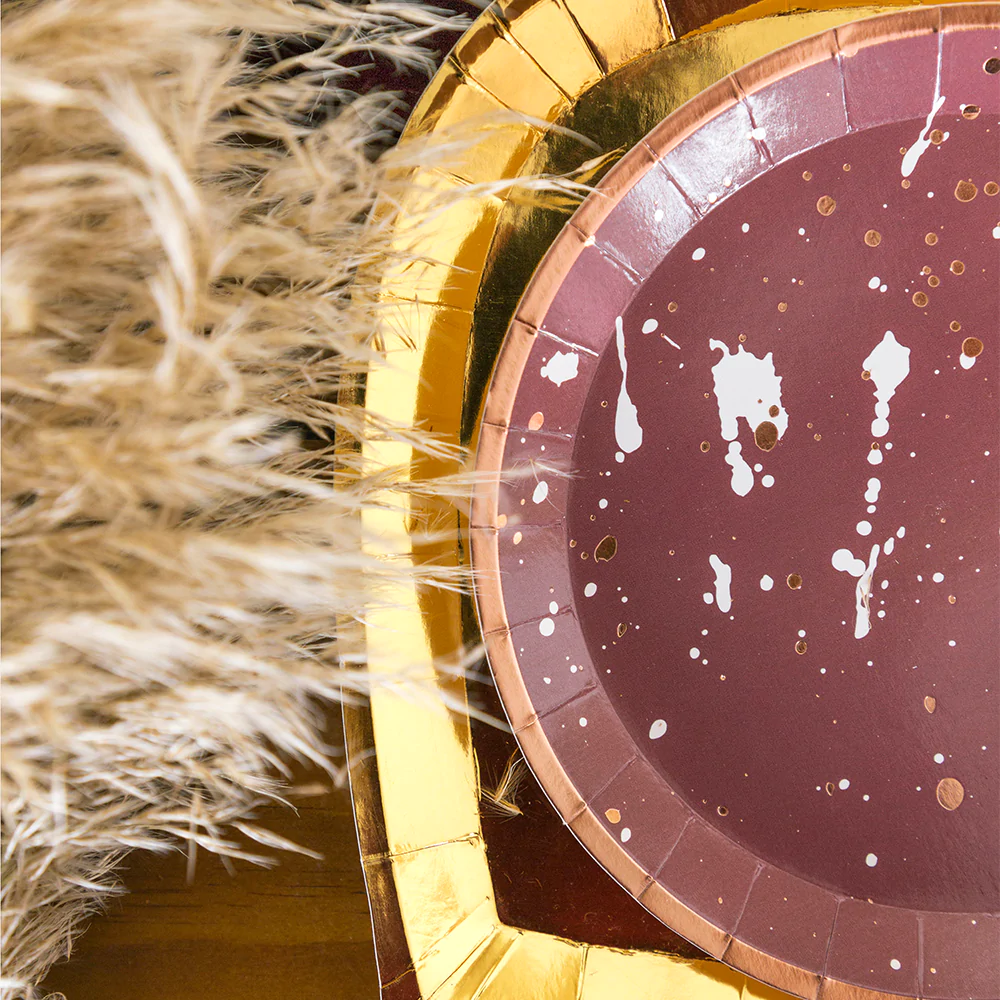 Posh Dinner Plates: Gold to Go