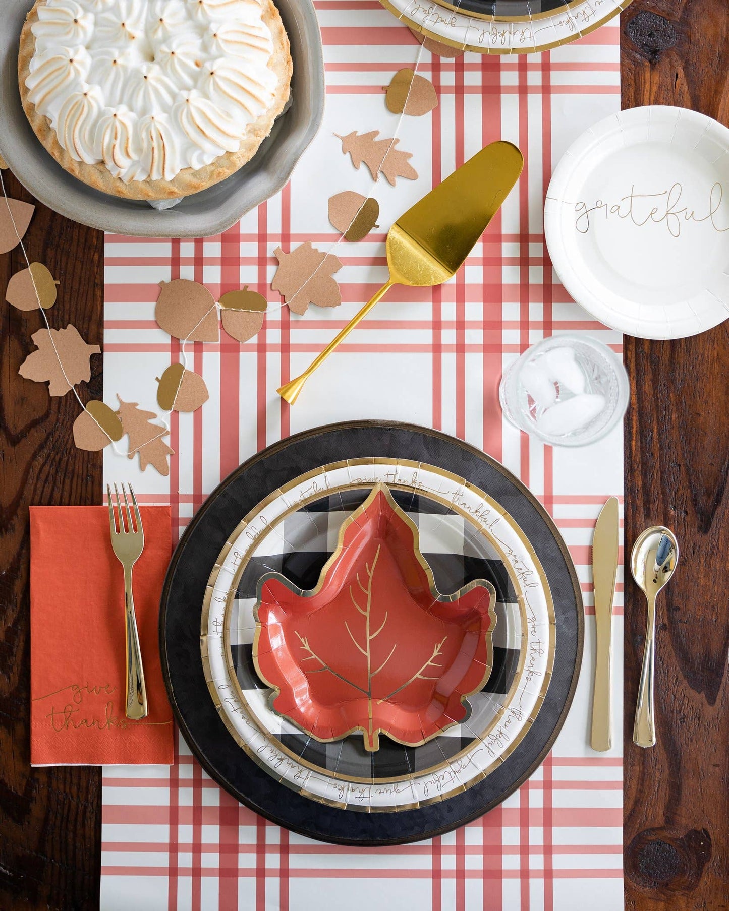 Maple Leaf Shaped 7" Plate