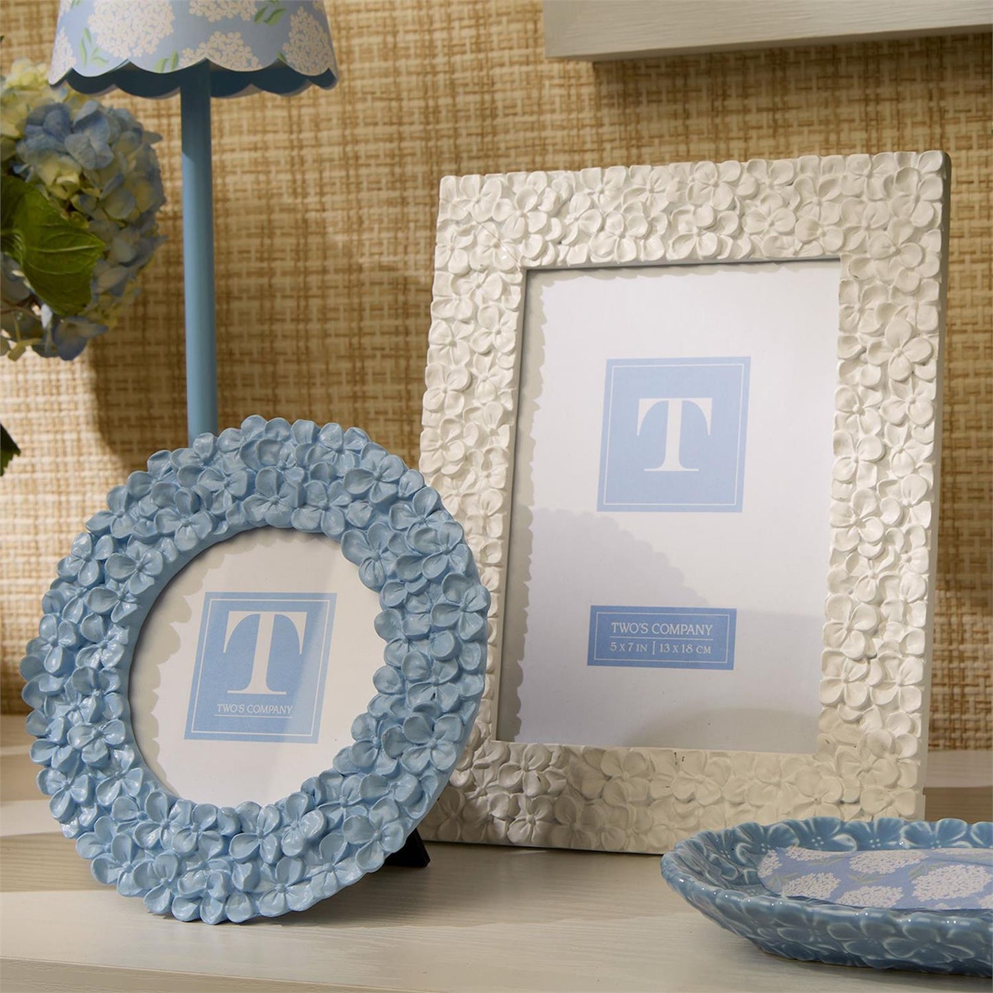 Hydrangea Round Photo Frame (Multiple Colors Available)