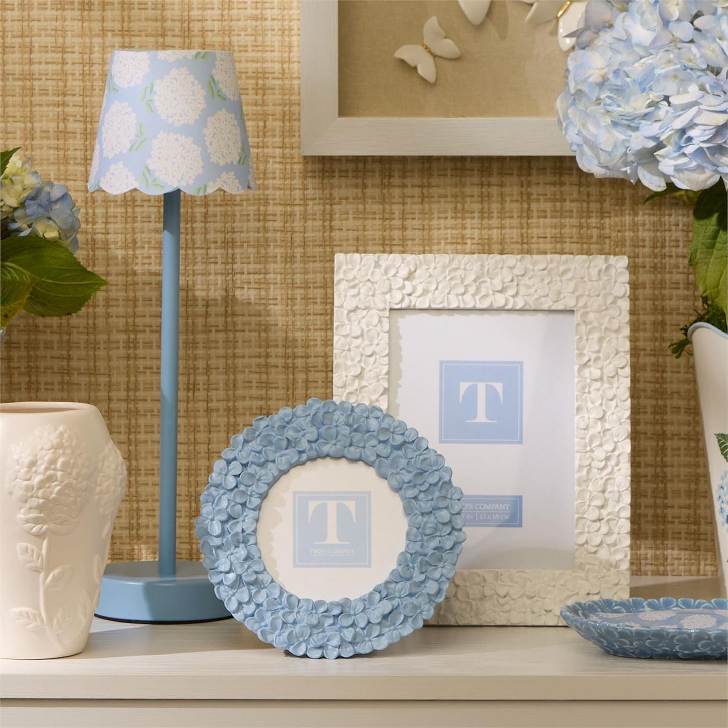 Hydrangea Round Photo Frame (Multiple Colors Available)