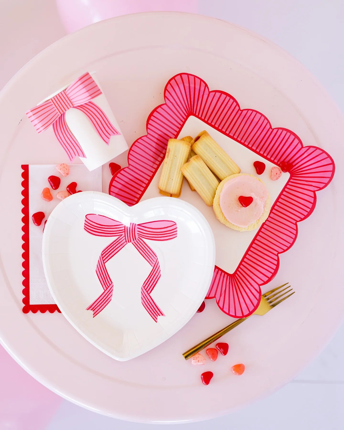 Striped Edge Scalloped Paper Plates