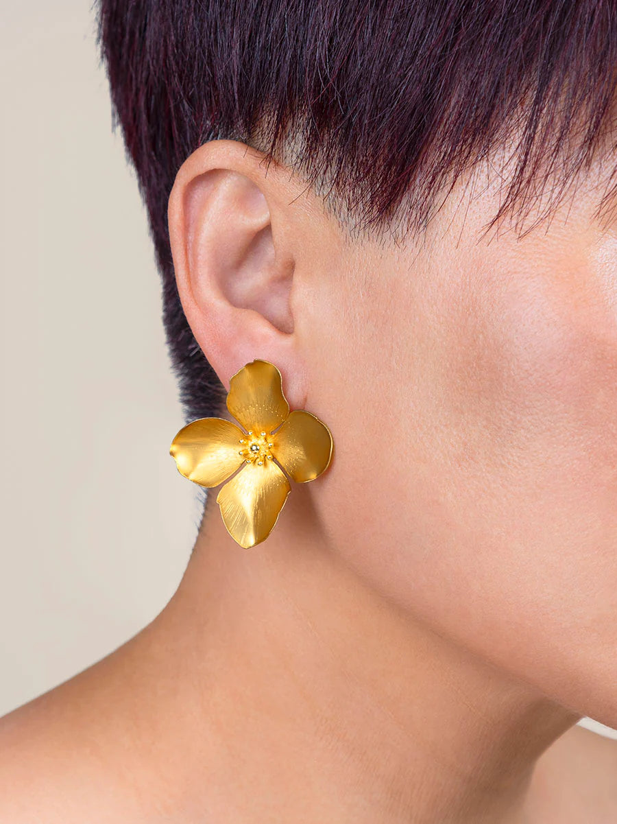 Matte Metallic Flower Earrings: Gold