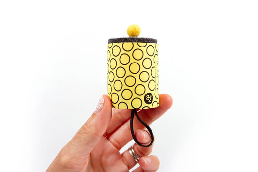 Reusable Confetti Popper: Lemon Yellow with Rainbow Confetti