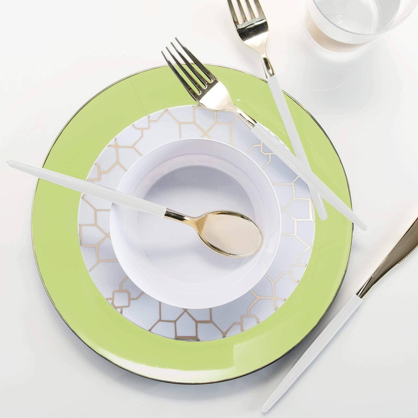 Plastic Dinner Plates: Lime • Gold