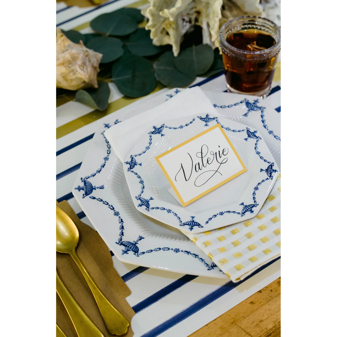Place Cards: Gold Frame