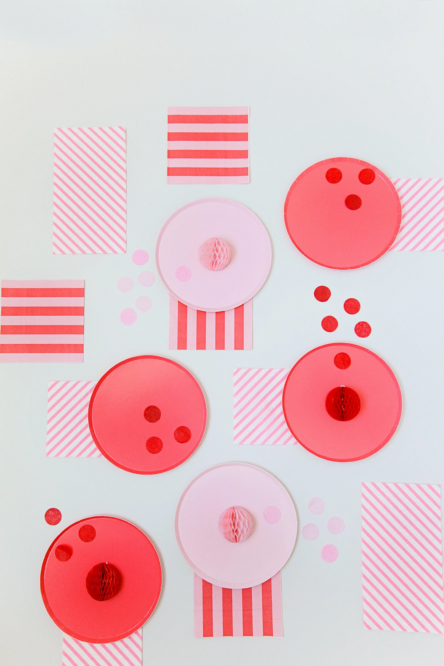 Oh Happy Day Party Shop Large Low Rim Plates: Coral